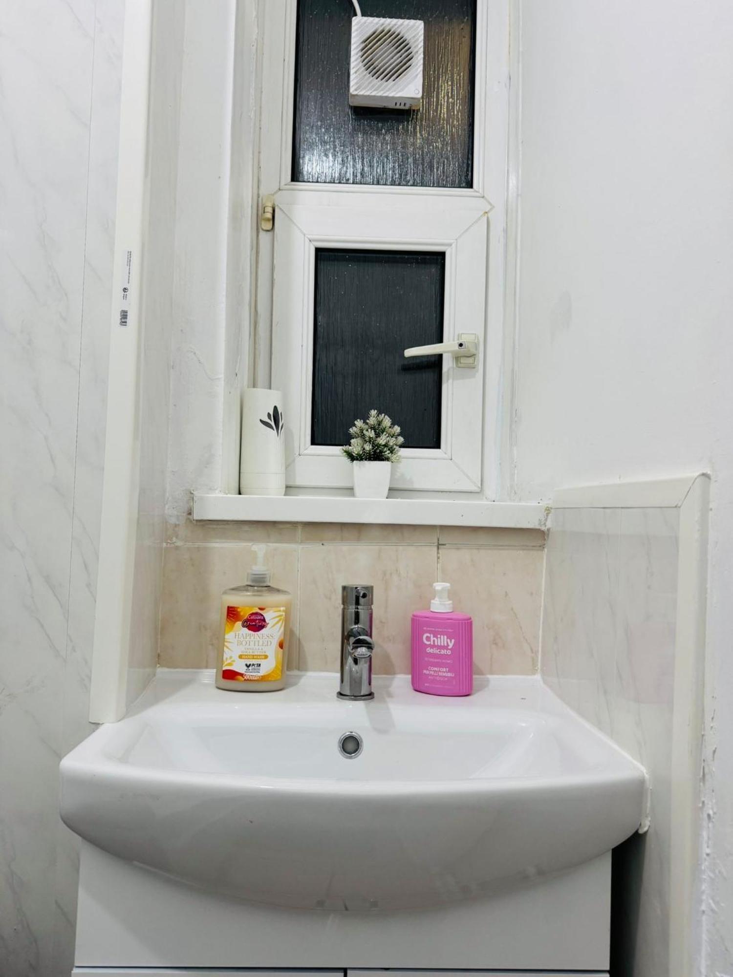 1 Bedroom Flat In Whitechapel, London Exterior foto